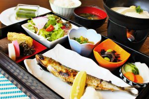 朝食